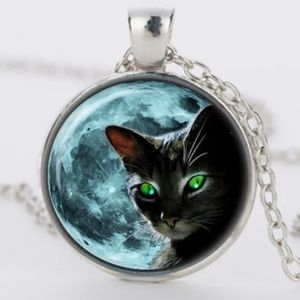 Green Eyed Cat Necklace